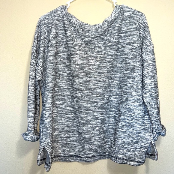 Sweater - Picture 4 of 4